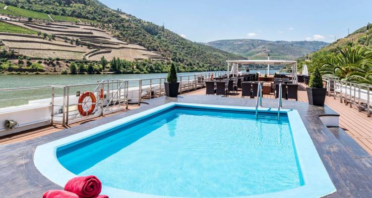 STAP AAN BOORD VAN DE DOURO QUEEN